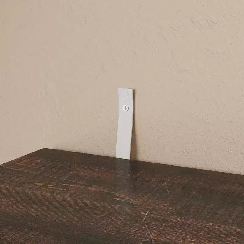 Commode imitation bois avec 6 tiroirs et poignées noires