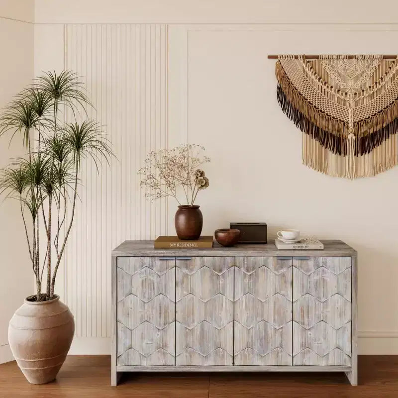 Buffet de rangement avec portes à motif hexagonal et étagères réglables